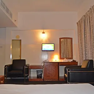 2* Hotel Queen's